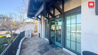 360 Via Las Brisas, Newbury Park, CA à louer Photo intérieure– Image 1 sur 7