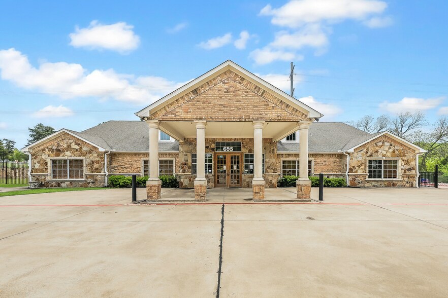 695 W Rusk St, Rockwall, TX à louer - Photo de l’immeuble – Image 2 sur 12