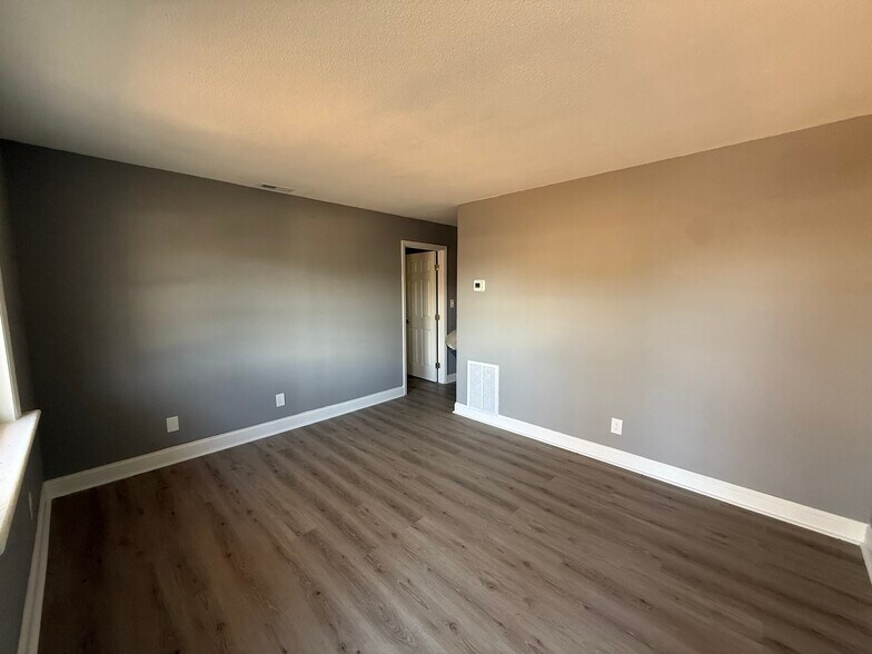 2427 Carmine St, Charlotte, NC à vendre - Photo de l’immeuble – Image 3 sur 30