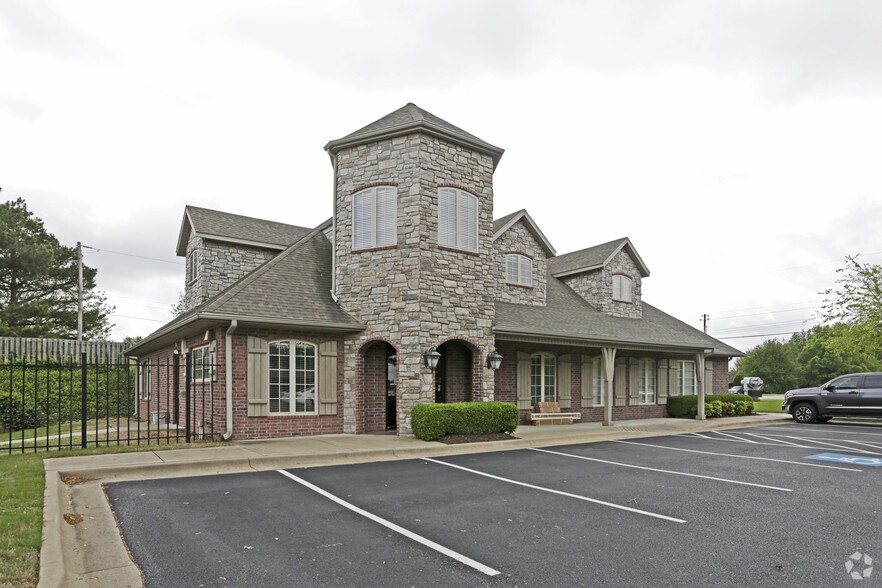 1441 W Pleasant Grove Rd, Rogers, AR à louer - Photo de l’immeuble – Image 3 sur 16