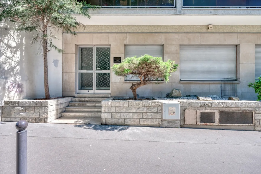 Bureau dans Paris à louer - Photo de l’immeuble – Image 2 sur 3