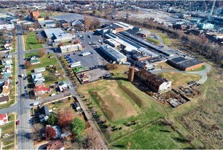 Plus de détails pour 200 W 12th St, Waynesboro, VA - Local d'activités à louer