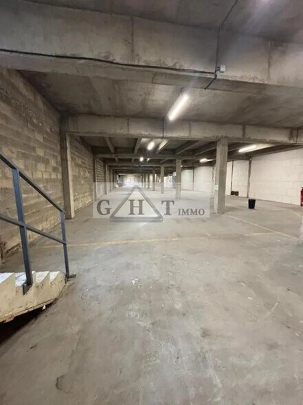 Bureau dans Le Blanc-Mesnil à louer - Photo de l’immeuble – Image 2 sur 7