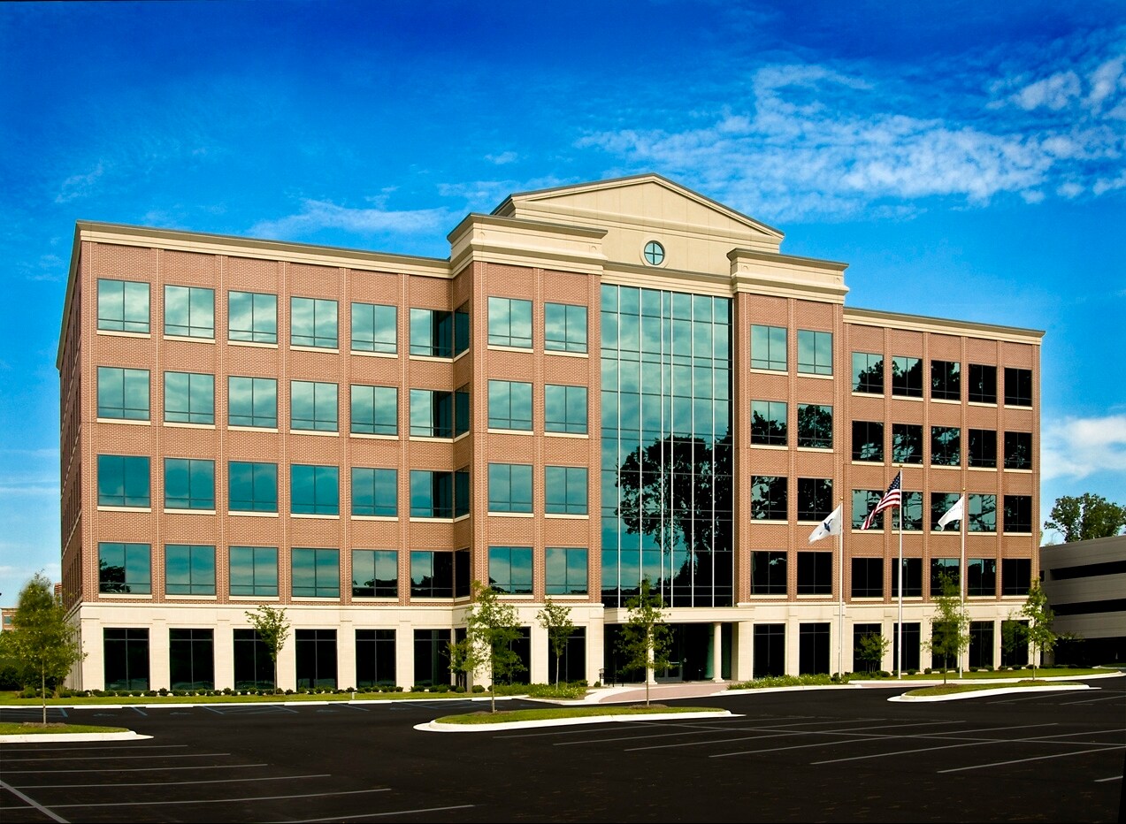 272 Bendix Rd, Virginia Beach, VA à louer Photo de l’immeuble– Image 1 sur 30