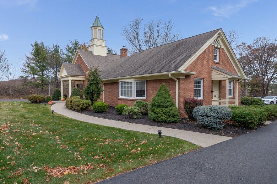 16 Harrison St, Clinton Township, NJ à vendre - Photo de l’immeuble – Image 3 sur 35