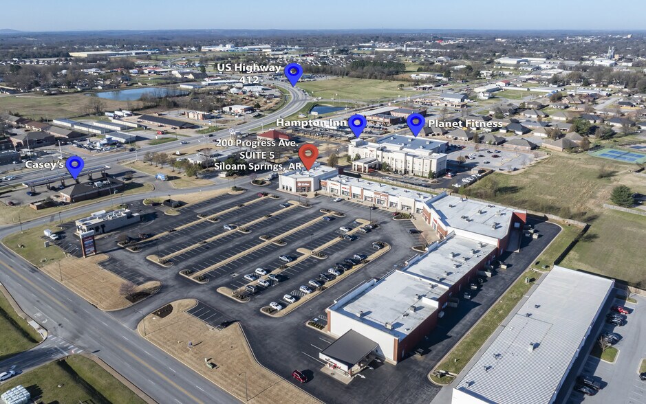 200 Progress Ave, Siloam Springs, AR à louer - Photo de l’immeuble – Image 2 sur 6