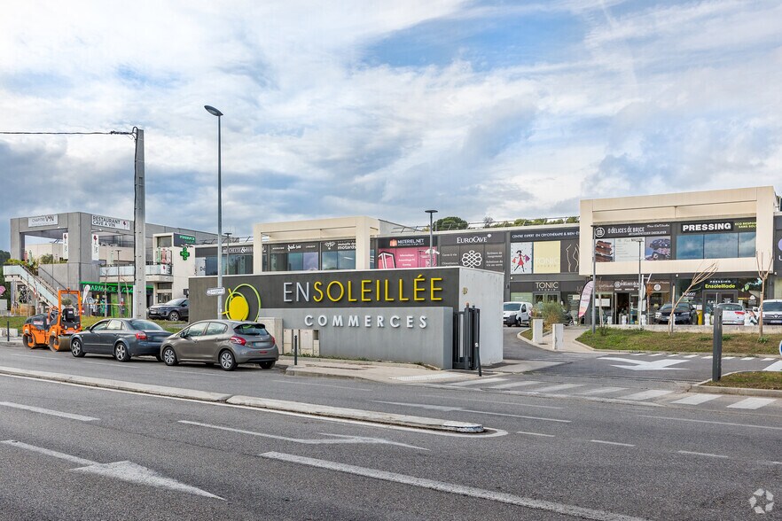 Local commercial dans Aix-en-Provence à louer - Photo de l’immeuble – Image 3 sur 5