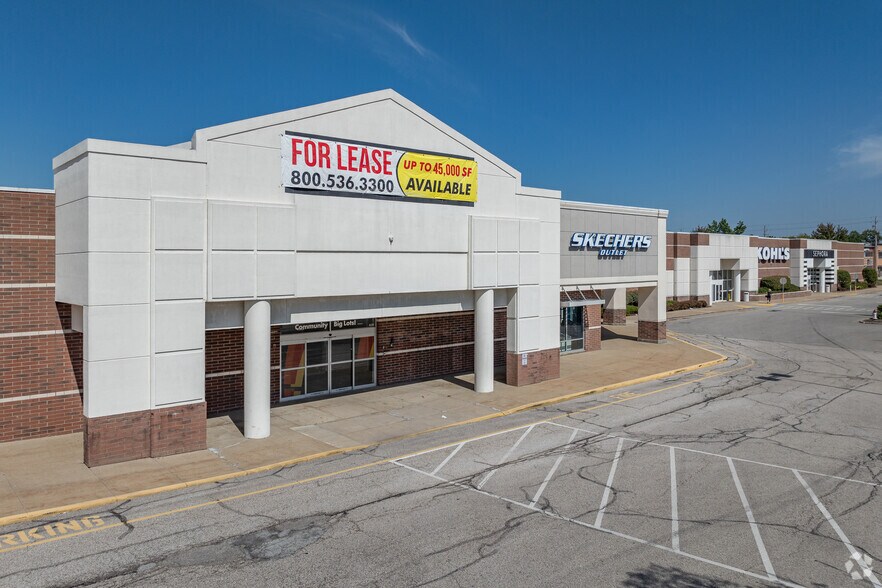 6235-6245 Wilson Mills Rd, Highland Heights, OH à louer - Photo de l’immeuble – Image 1 sur 7