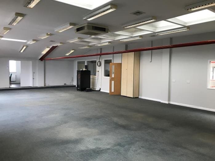 Island Farm Ave, West Molesey à louer Photo intérieure– Image 1 sur 5