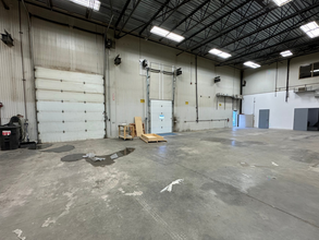 1020 Rue Du Parc-Industriel, Lévis, QC à louer Photo intérieure– Image 2 sur 2
