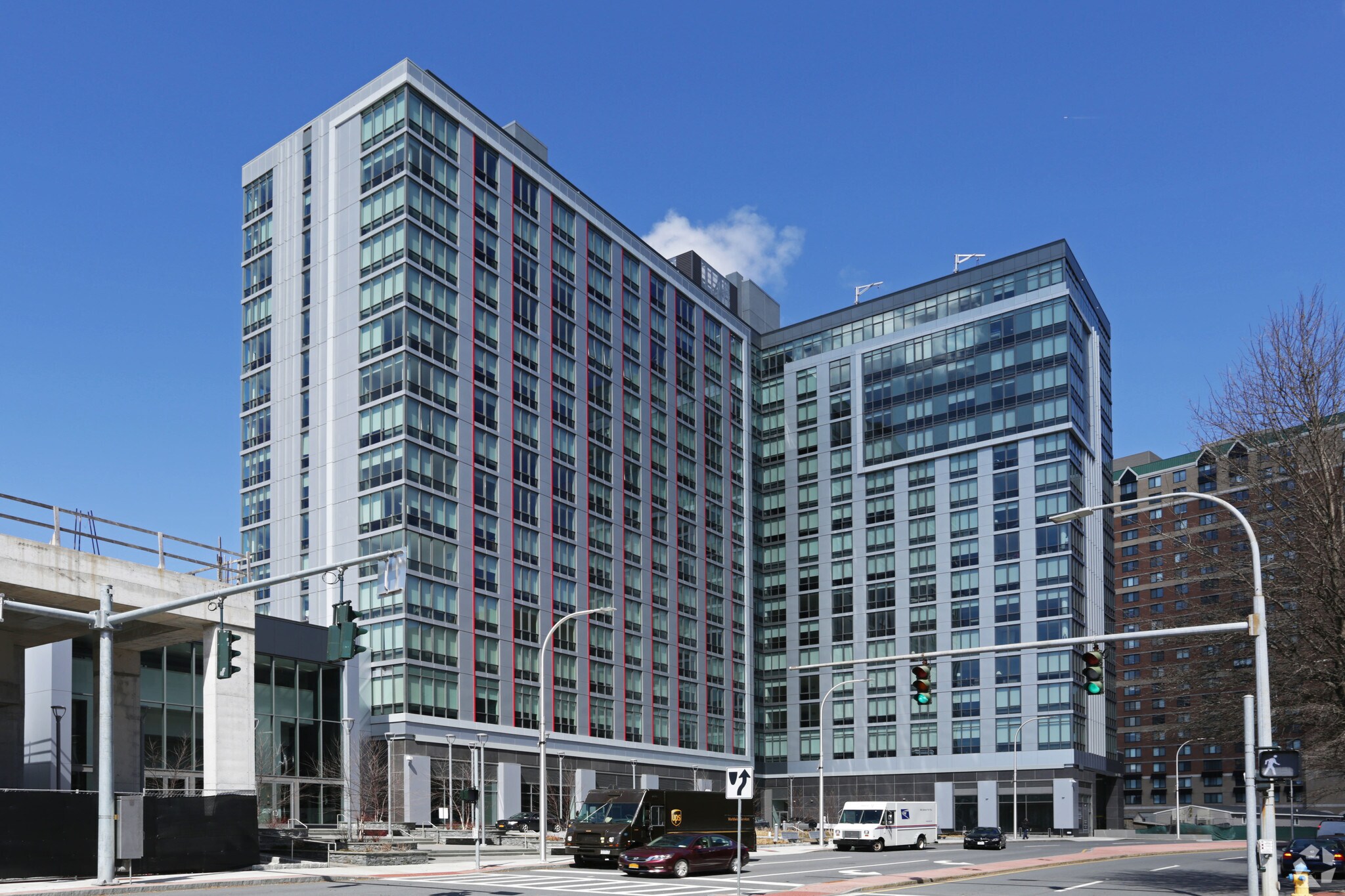 57 Bank St, White Plains, NY à louer Photo de l’immeuble– Image 1 sur 103