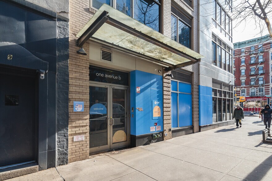310 E Houston St, New York, NY à louer - Photo de l’immeuble – Image 2 sur 21