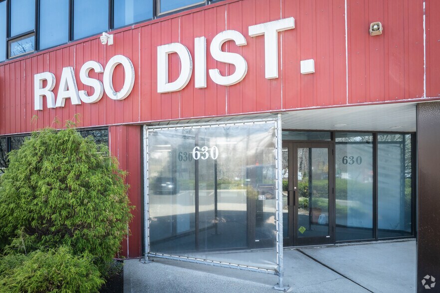 630 Corporate Way, Valley Cottage, NY à louer - Photo de l’immeuble – Image 3 sur 19