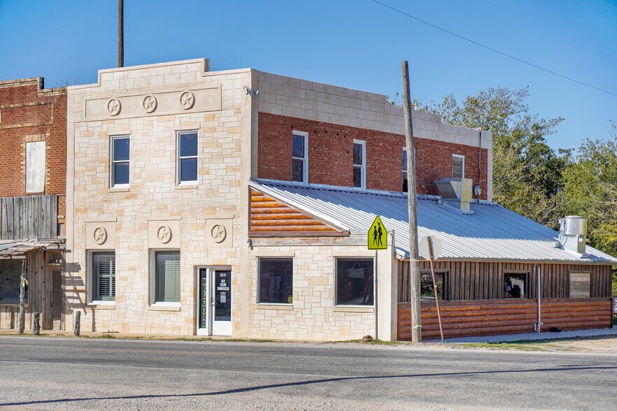 111 E Dempsey St, Bryson, TX à vendre - Photo principale – Image 1 sur 30