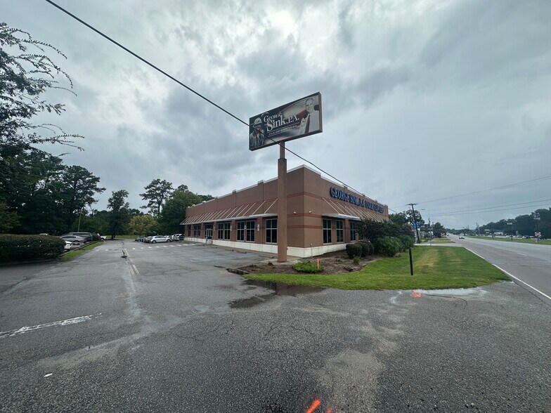 7053 Rivers Ave, Charleston, SC à vendre - Photo de l’immeuble – Image 3 sur 26