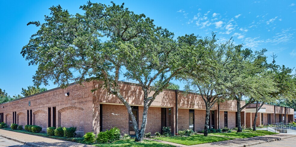 3800 Paluxy Dr, Tyler, TX à louer - Photo de l’immeuble – Image 1 sur 7