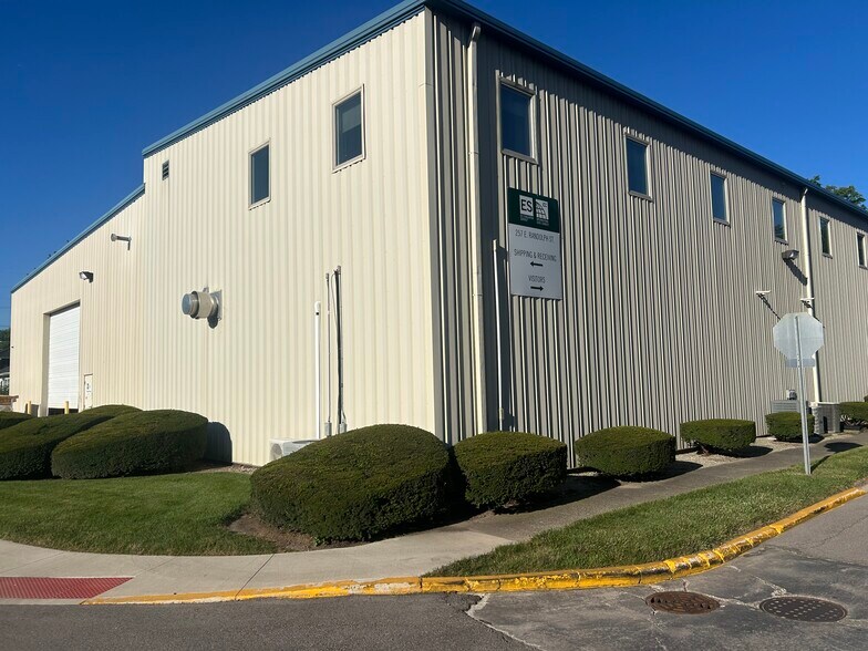 257 E Randolph St, Nappanee, IN à vendre - Photo de l’immeuble – Image 1 sur 6