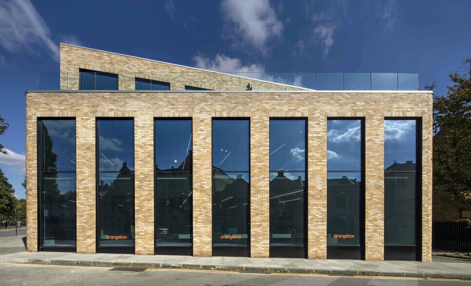 38 Northampton Rd, Londres à louer - Photo de l’immeuble – Image 2 sur 8