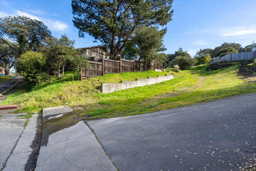 495 Cherry St, Petaluma, CA à vendre - Photo de l’immeuble – Image 2 sur 14