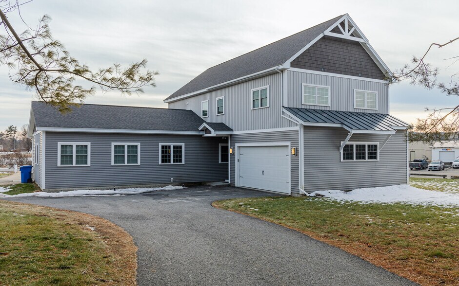 6 Ames Plaza Ln, Walpole, NH à vendre - Photo de l’immeuble – Image 2 sur 36
