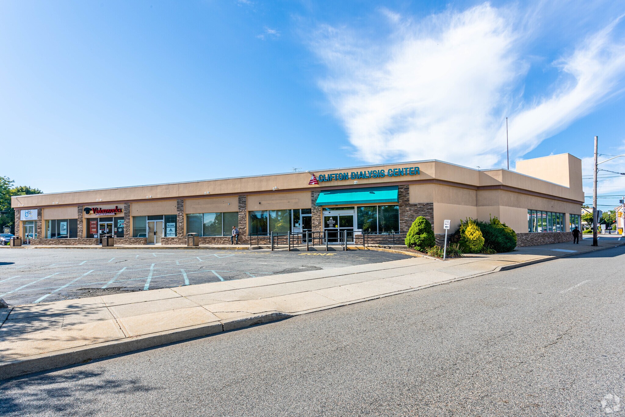 251 Clifton Ave, Clifton, NJ à louer Photo de l’immeuble– Image 1 sur 5