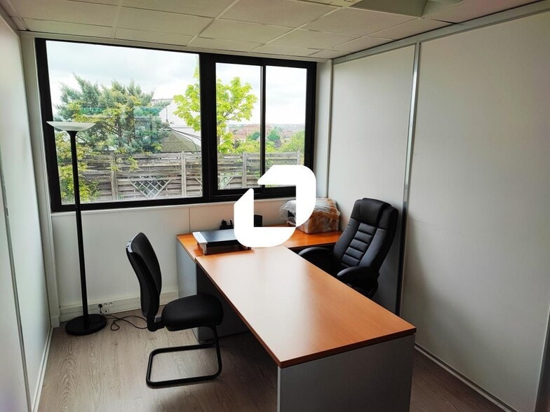 Bureau dans Joinville-le-Pont à louer - Photo intérieure – Image 2 sur 4