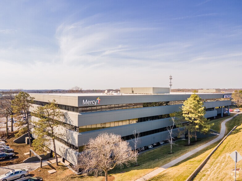1630 Des Peres Rd, Des Peres, MO à vendre - Photo de l’immeuble – Image 2 sur 7