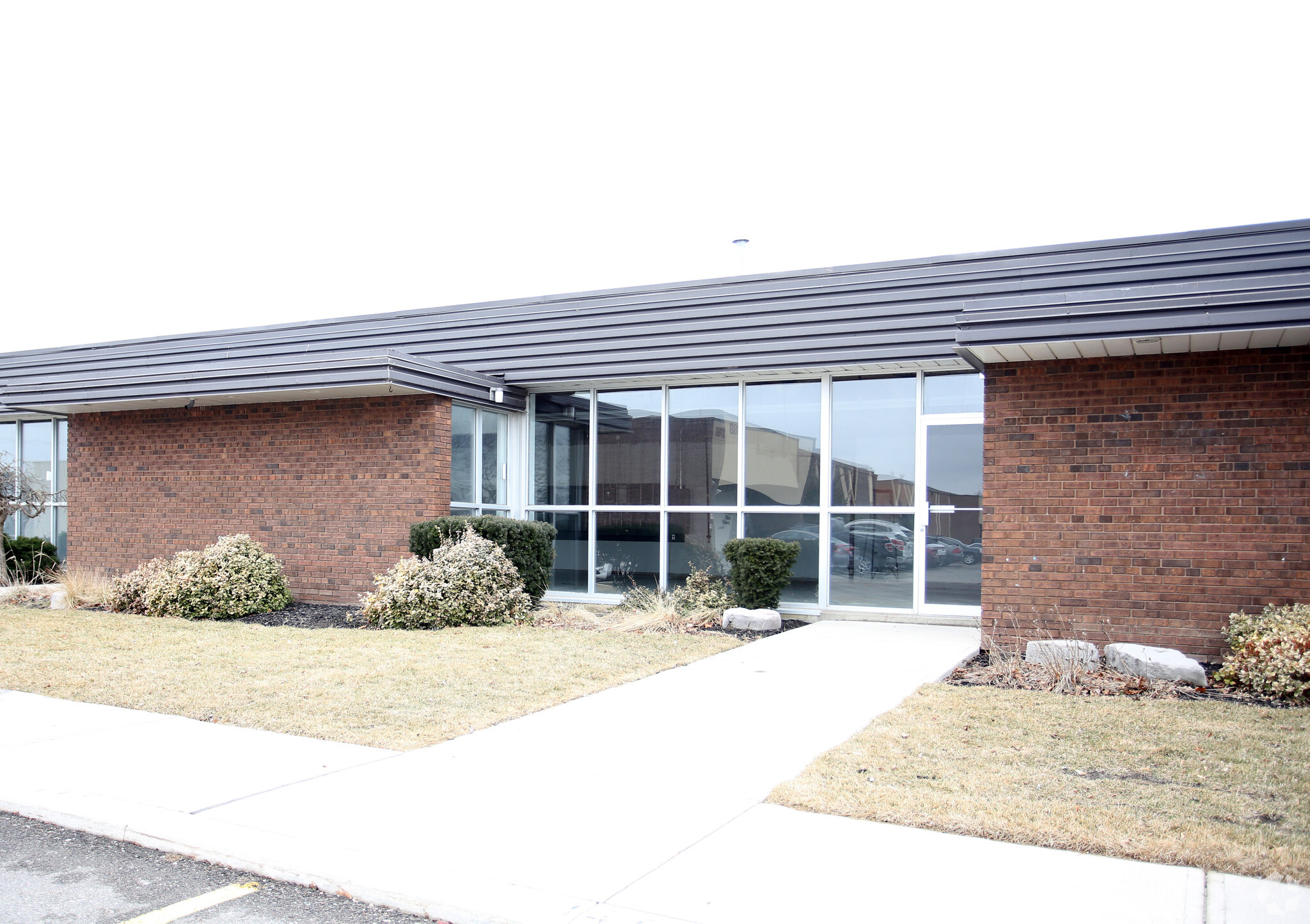 2740-2762 Slough St, Mississauga, ON à louer Photo principale– Image 1 sur 5