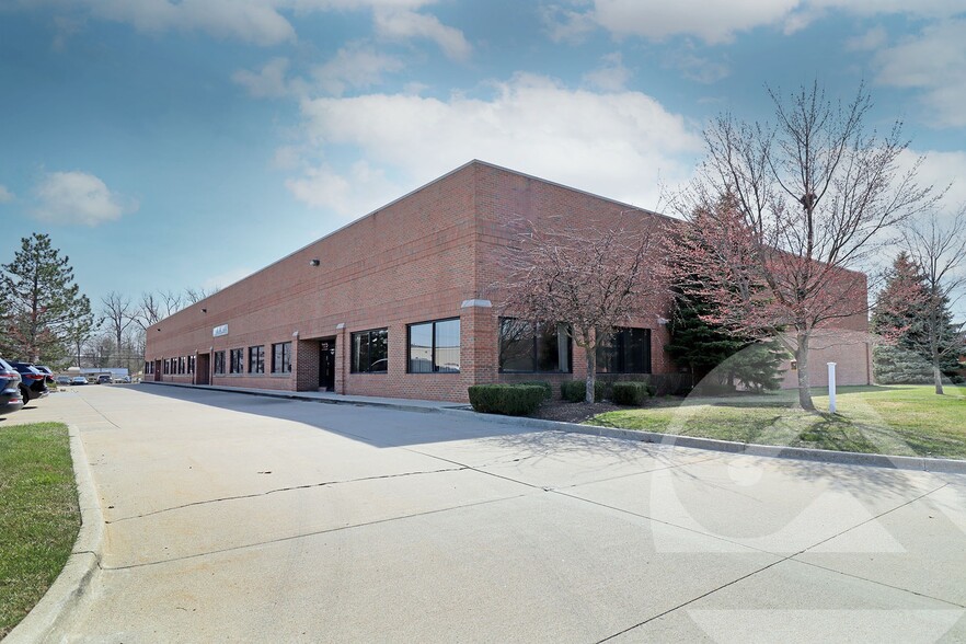13398-13420 W Star Dr, Shelby Township, MI à louer - Photo de l’immeuble – Image 1 sur 1