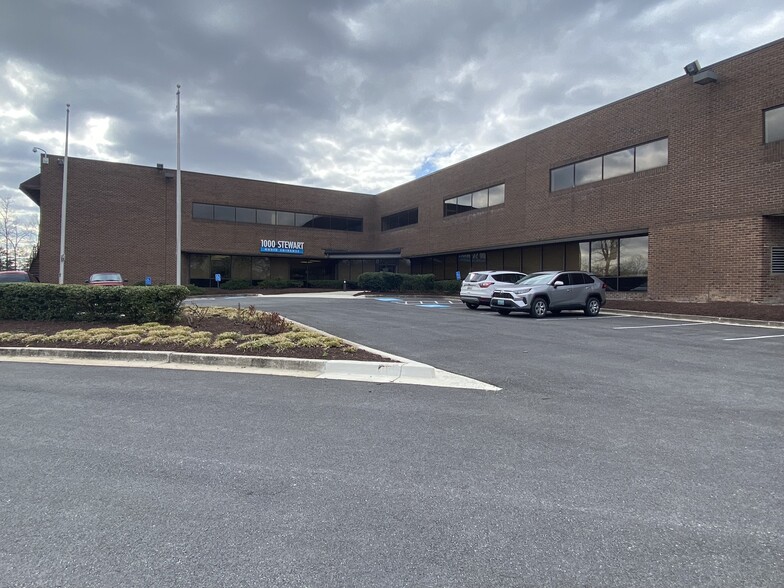 1000 Stewart Ave, Glen Burnie, MD à louer - Photo de l’immeuble – Image 3 sur 25
