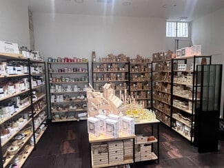 Plus de détails pour Local commercial à louer