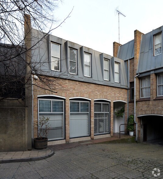 7 Rosehart Mews, Londres à louer - Photo de l’immeuble – Image 3 sur 3