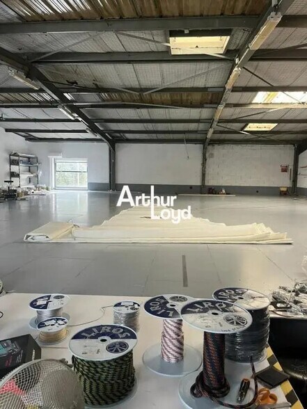 Local d’activités dans Mouans-Sartoux à louer - Photo intérieure – Image 1 sur 8