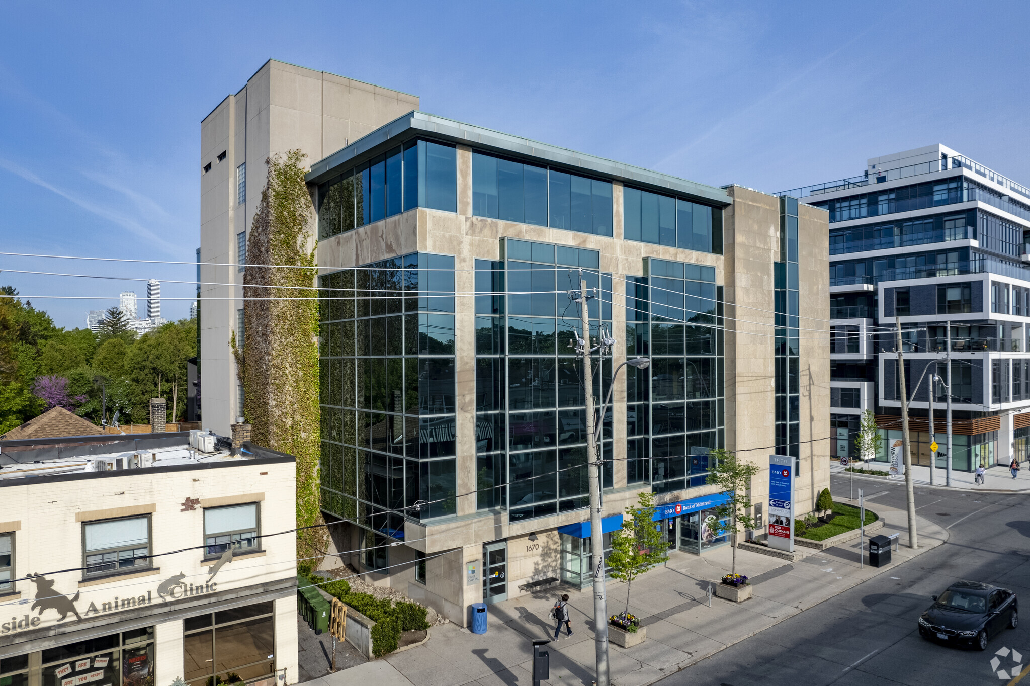 1670 Bayview Ave, Toronto, ON à louer Photo de l’immeuble– Image 1 sur 2