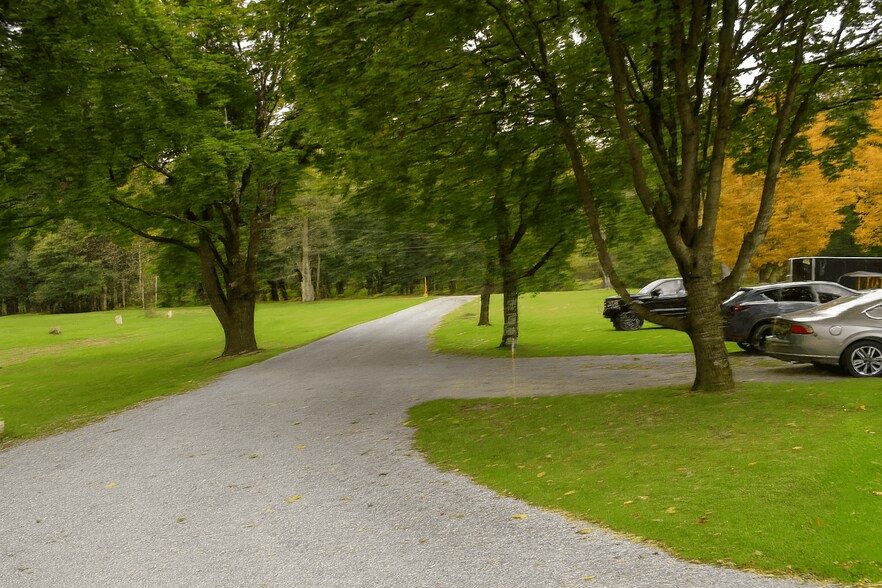 334 W Creek Rd, Cogan Station, PA à vendre - Photo de l’immeuble – Image 2 sur 13