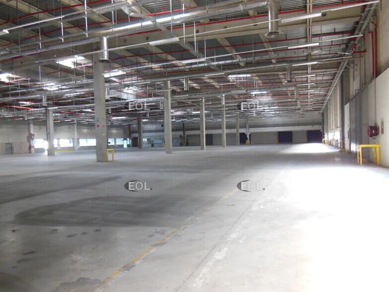 Industriel/Logistique dans Vaulx-Milieu à louer - Photo de l’immeuble – Image 1 sur 3