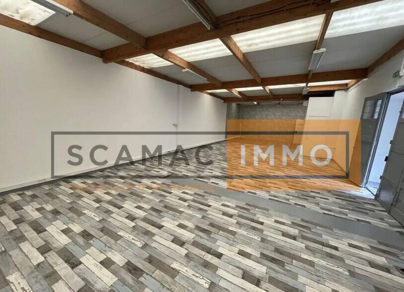 Local d'activités dans Champigny-sur-Marne à vendre - Photo de l’immeuble – Image 2 sur 14