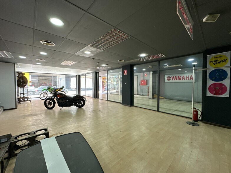 Local commercial dans Zaragoza, Zaragoza à vendre - Photo de l’immeuble – Image 3 sur 65