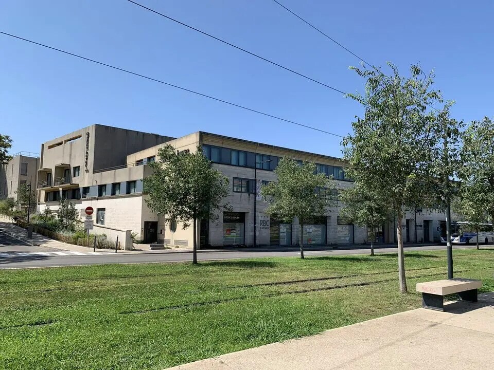 Local commercial dans Avignon à vendre Photo de l’immeuble– Image 1 sur 10