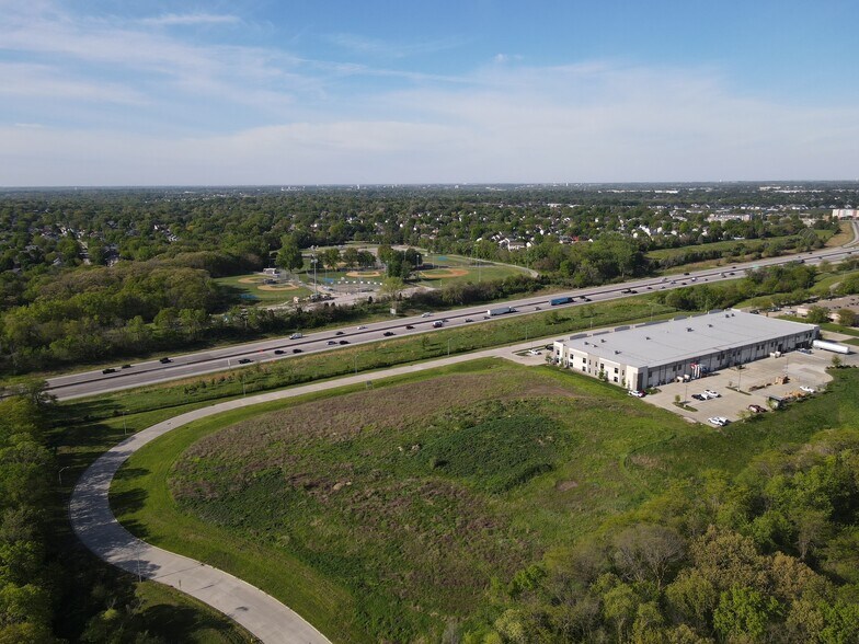 7801 Birchwood Ct, Johnston, IA à vendre - Photo de l’immeuble – Image 2 sur 3