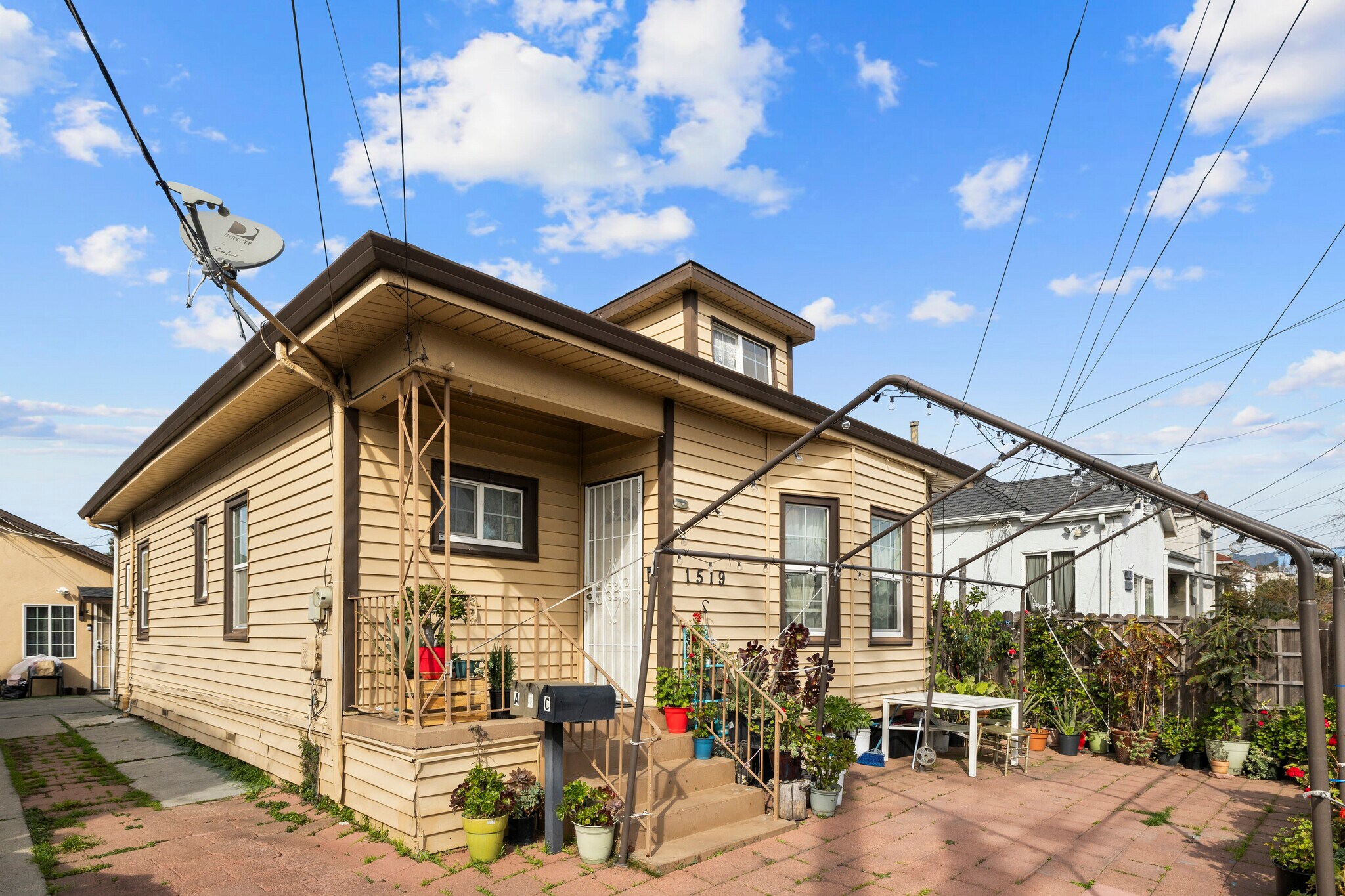 1519 48th Ave, Oakland, CA à vendre Photo principale– Image 1 sur 13