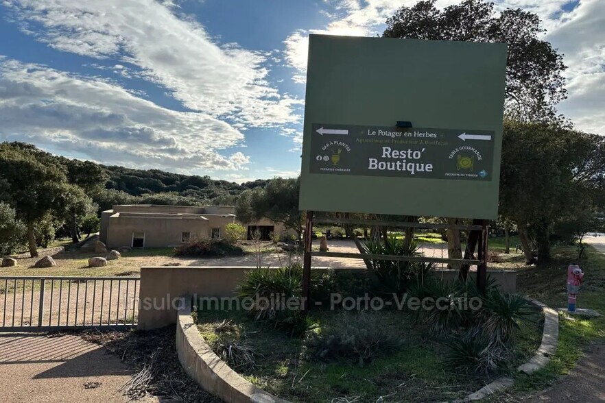 Local commercial dans Bonifacio à louer - Photo de l’immeuble – Image 2 sur 6
