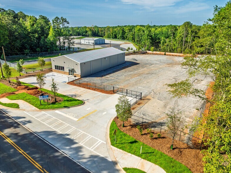 8239 Gullatt Rd, Palmetto, GA à louer - Photo de l’immeuble – Image 3 sur 13