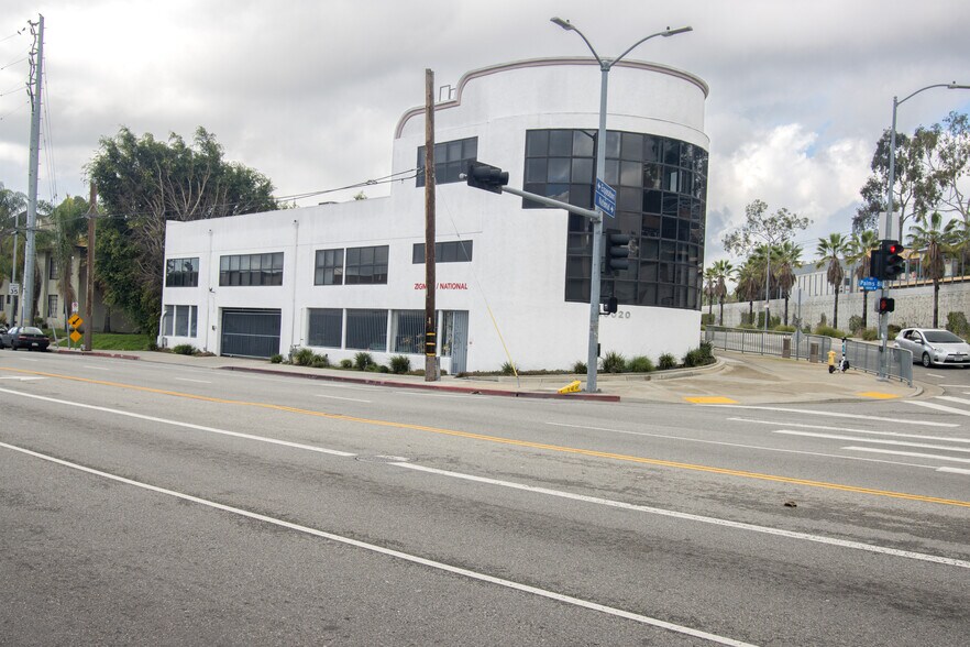 10020 National Blvd, Los Angeles, CA à vendre - Photo de l’immeuble – Image 2 sur 21