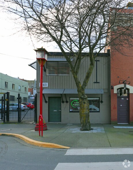 541 Herald St, Victoria, BC à louer - Photo de l’immeuble – Image 2 sur 3