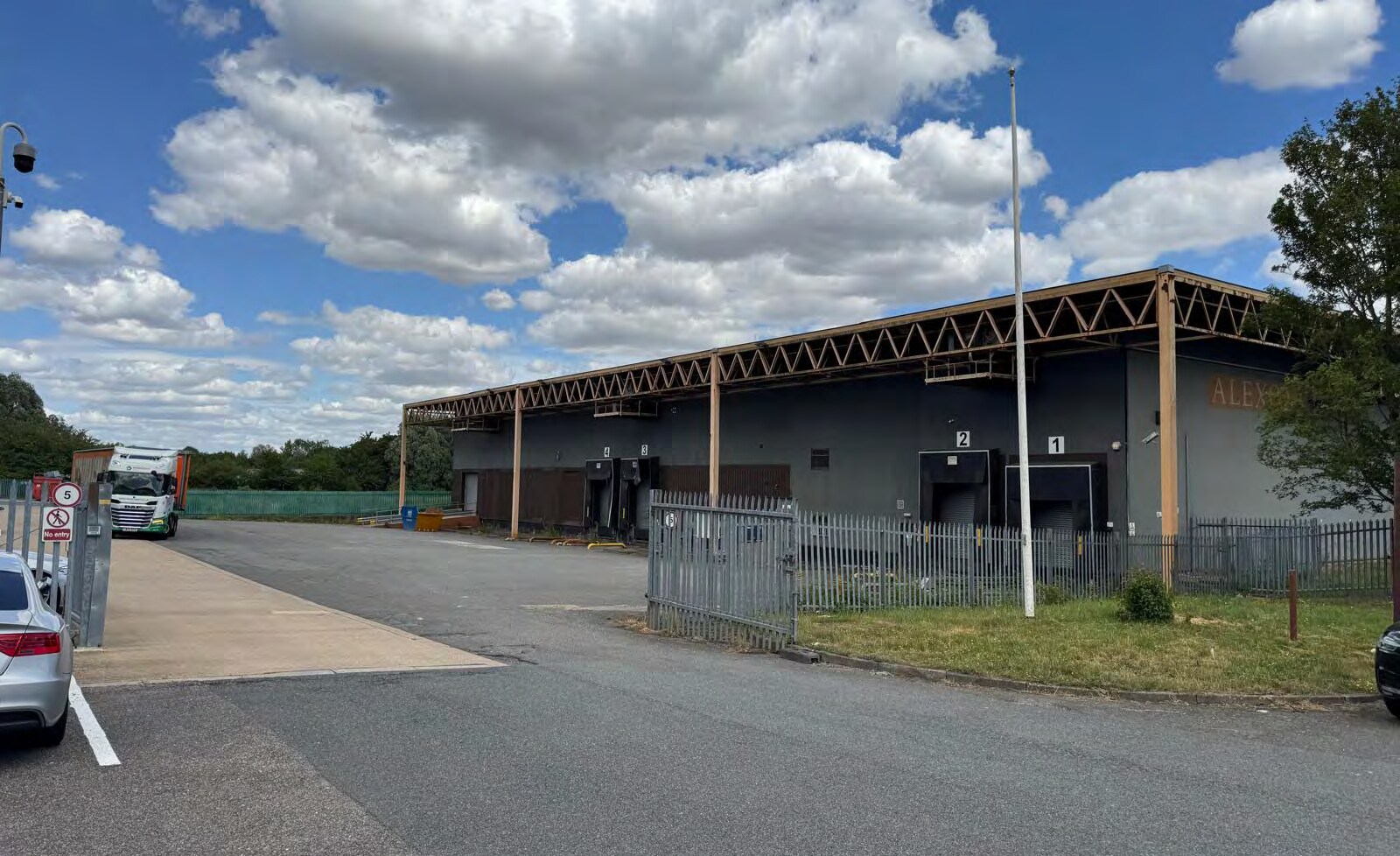 Pitfield, Milton Keynes à louer Photo principale– Image 1 sur 2