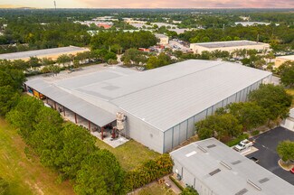 Plus de détails pour 541 NW Interpark Pl, Port Saint Lucie, FL - Industriel/Logistique à louer