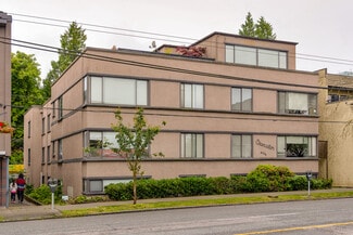Plus de détails pour 4336 10th Av W, Vancouver, BC - Logement à vendre