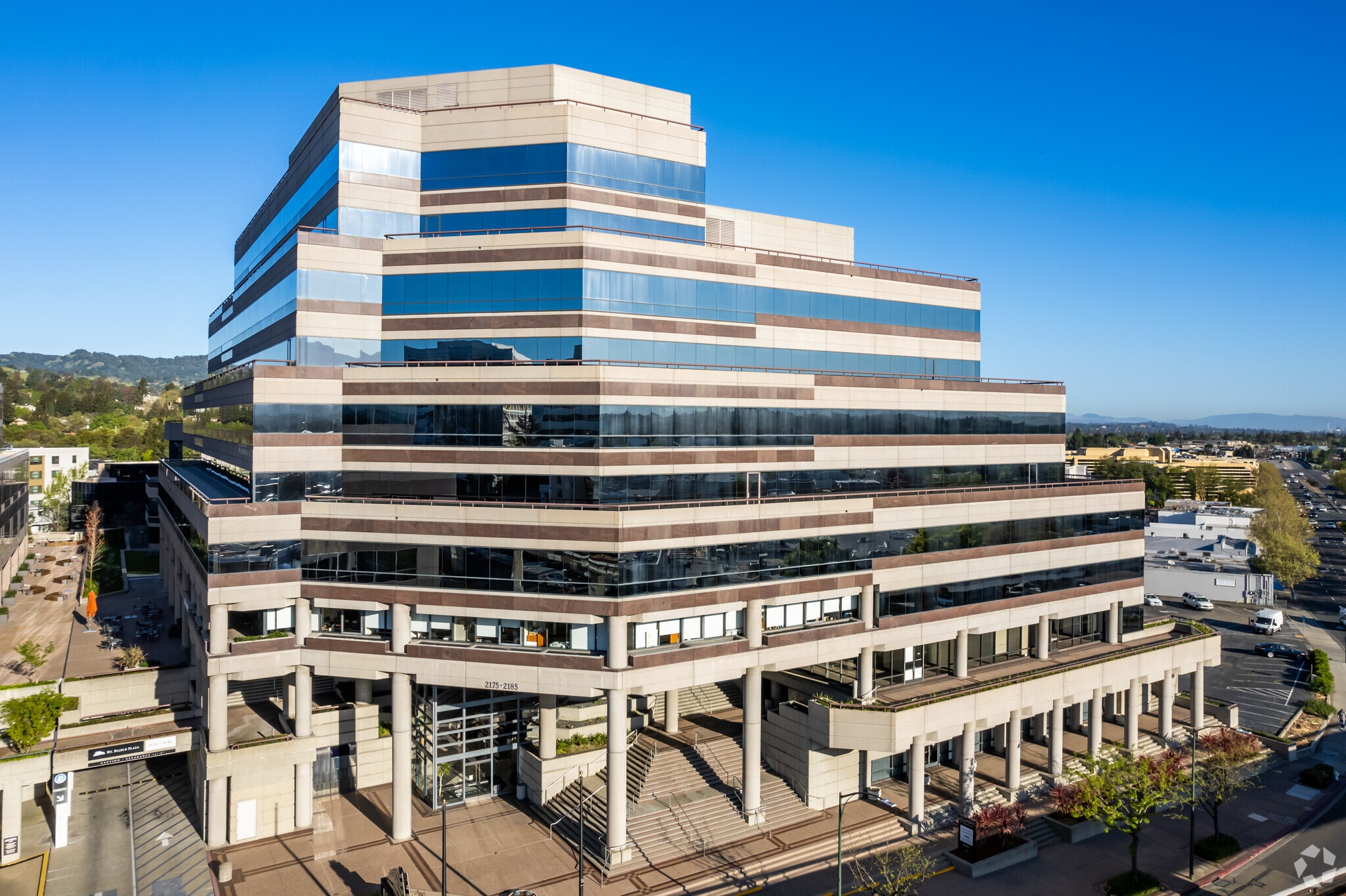 2175 N California Blvd, Walnut Creek, CA à louer Photo principale– Image 1 sur 12