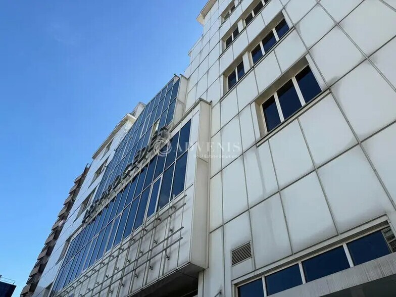 Bureau dans Vanves à louer - Photo de l’immeuble – Image 1 sur 7